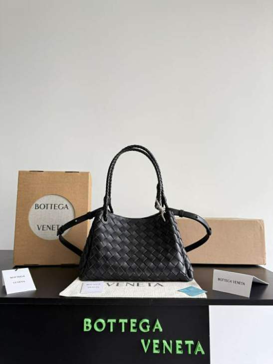 Picture of Bottega Veneta Handbags _SKUfw218885439fw